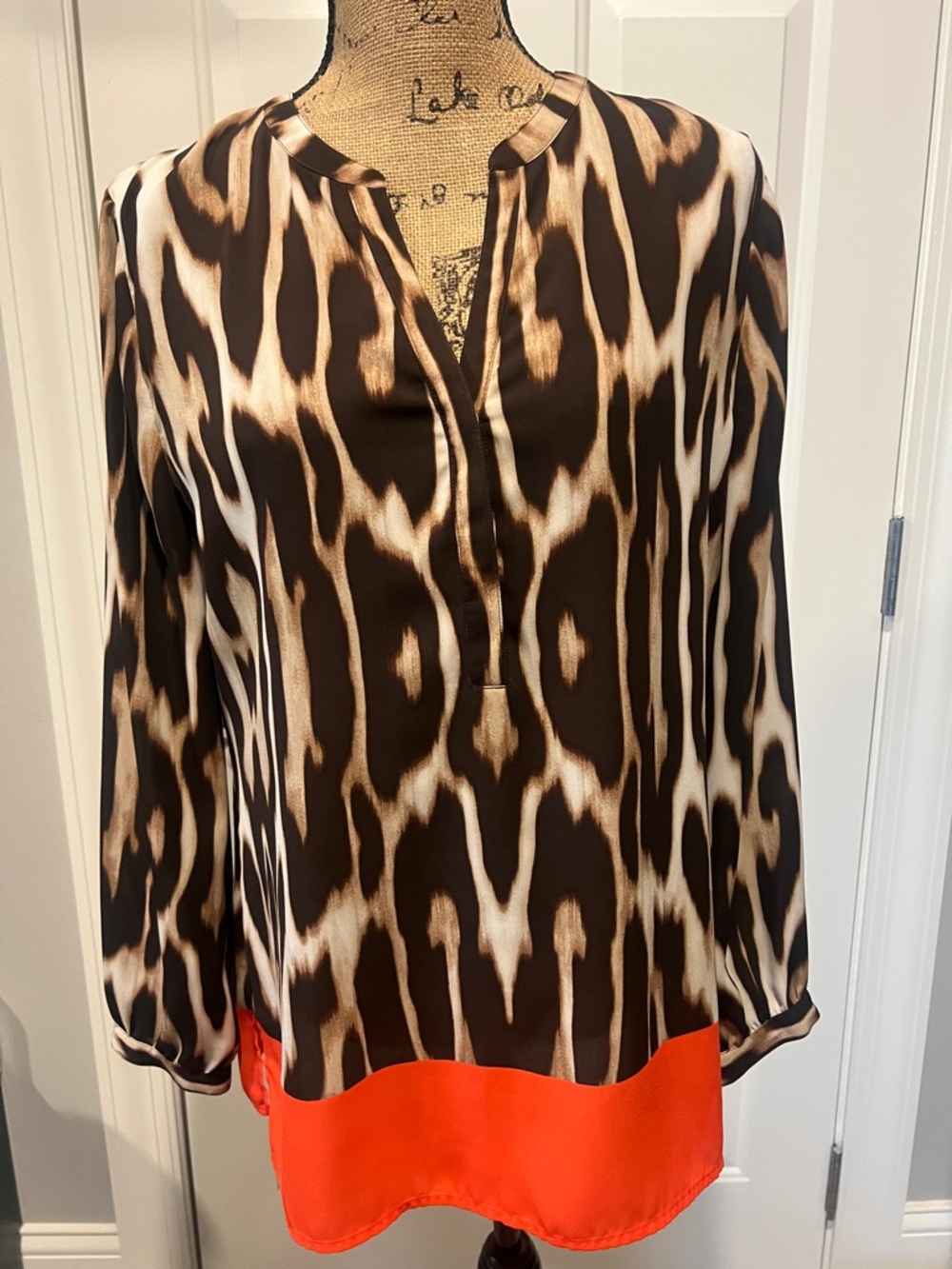 Chico's Women's Brown Animal-Print Blouse with Orange Contrast Hem Sz 1